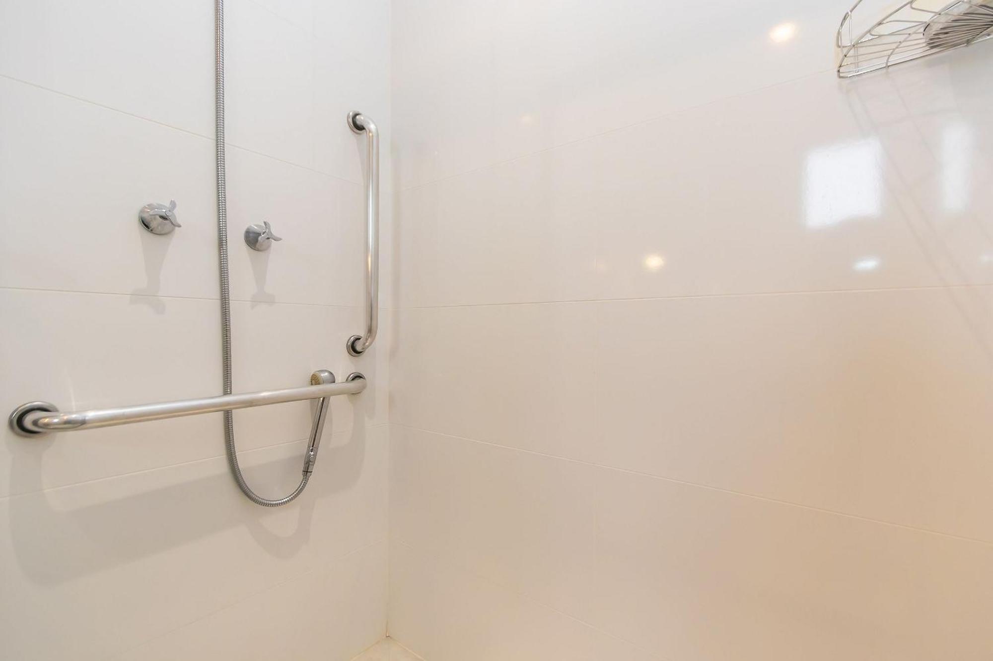 Apartamento Cama King, Solteiro E Berco - All1401 Curitiba